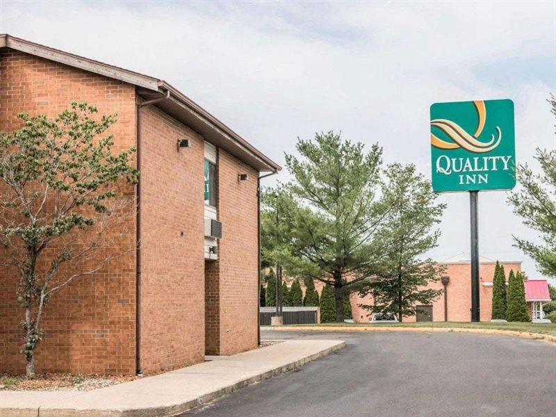Quality Inn Grand Rapids North Walker Buitenkant foto