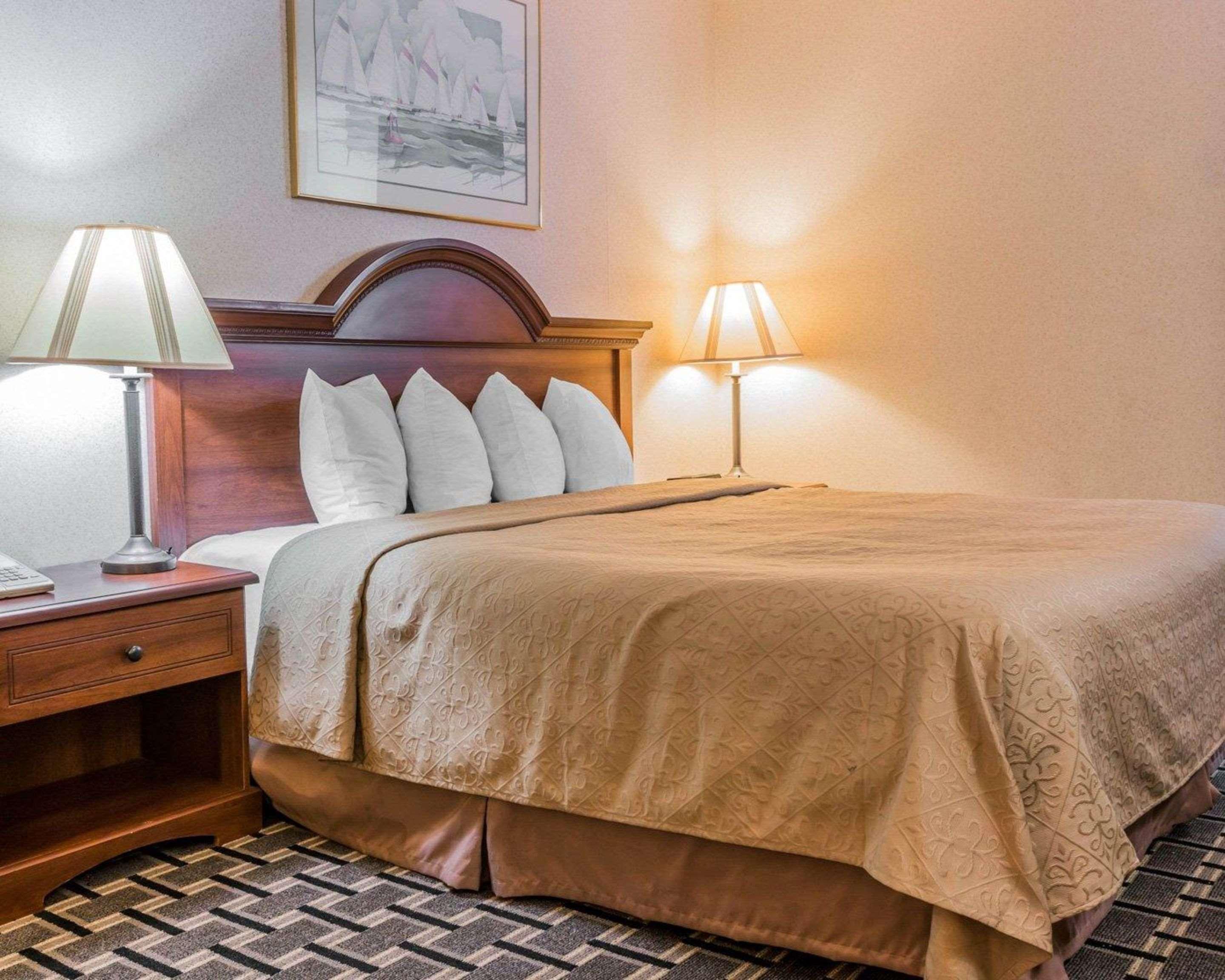 Quality Inn Grand Rapids North Walker Buitenkant foto