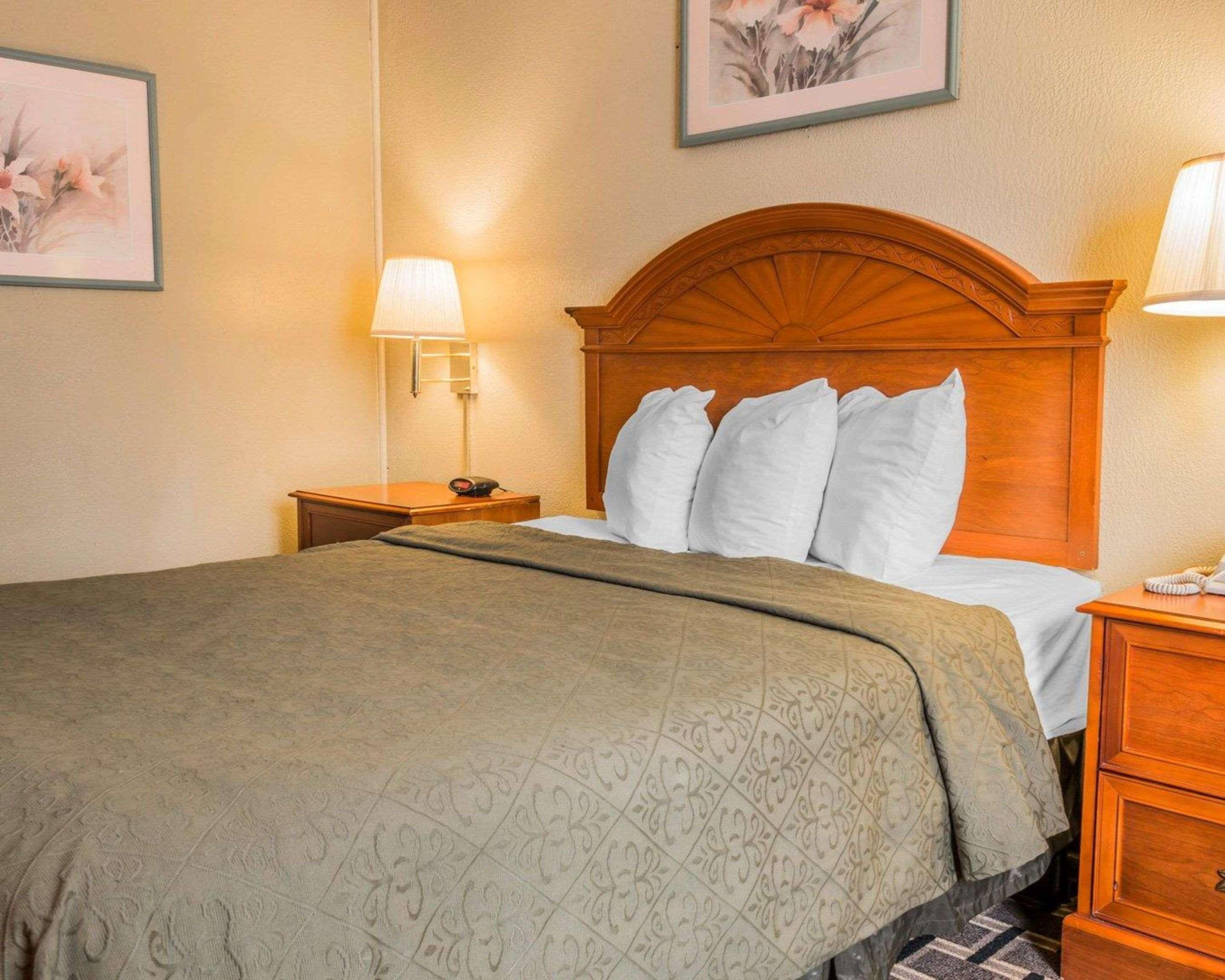 Quality Inn Grand Rapids North Walker Buitenkant foto