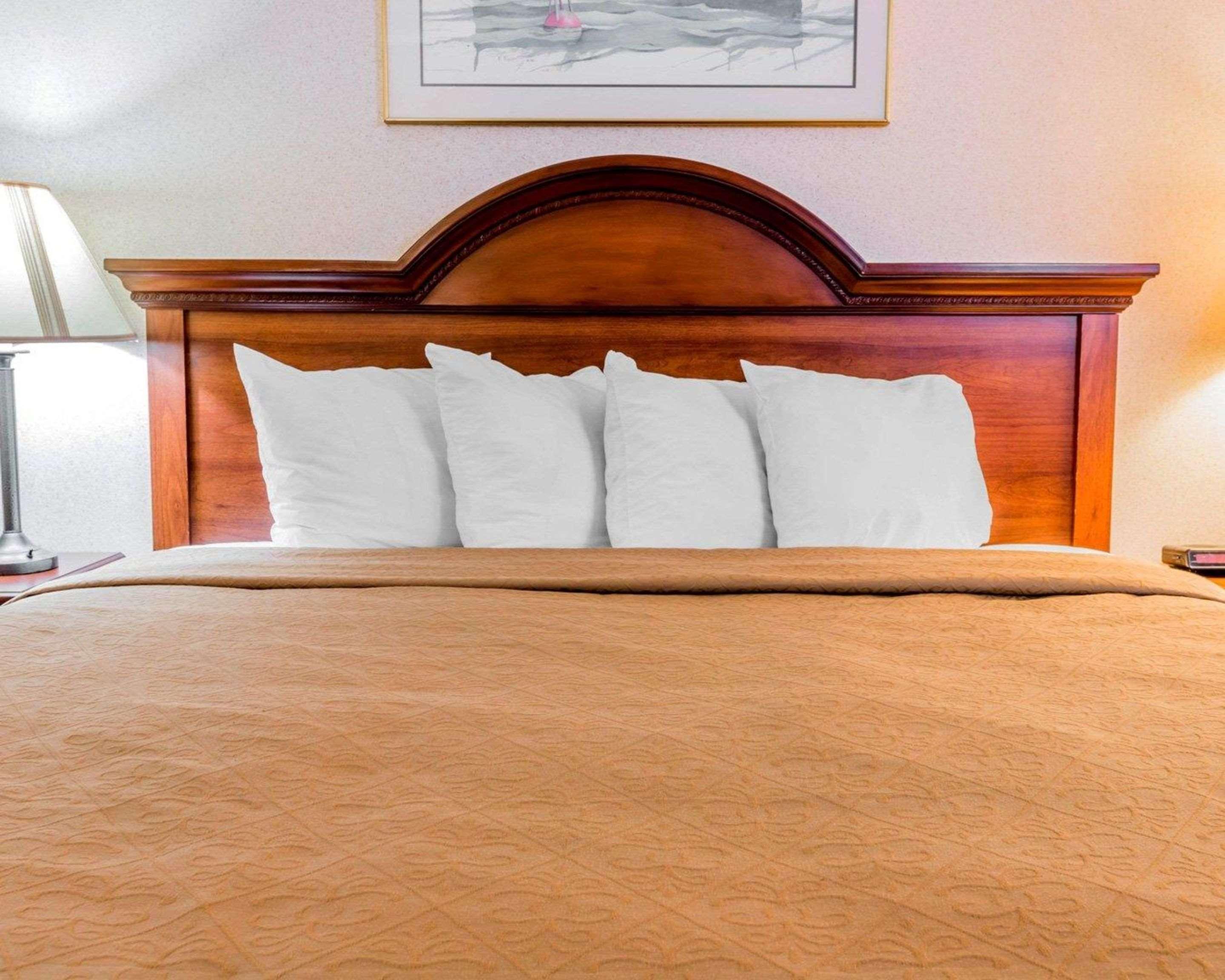 Quality Inn Grand Rapids North Walker Buitenkant foto