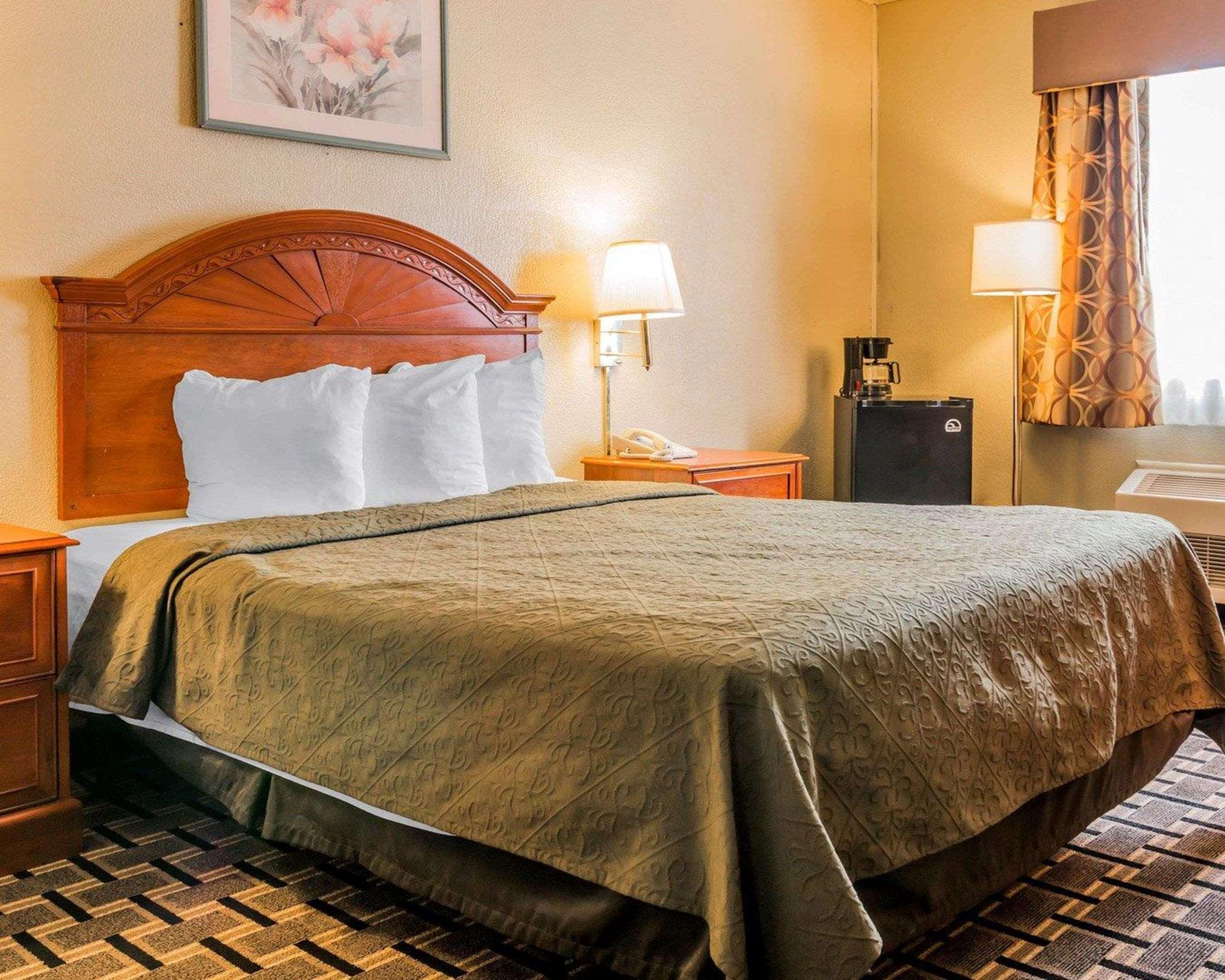 Quality Inn Grand Rapids North Walker Buitenkant foto