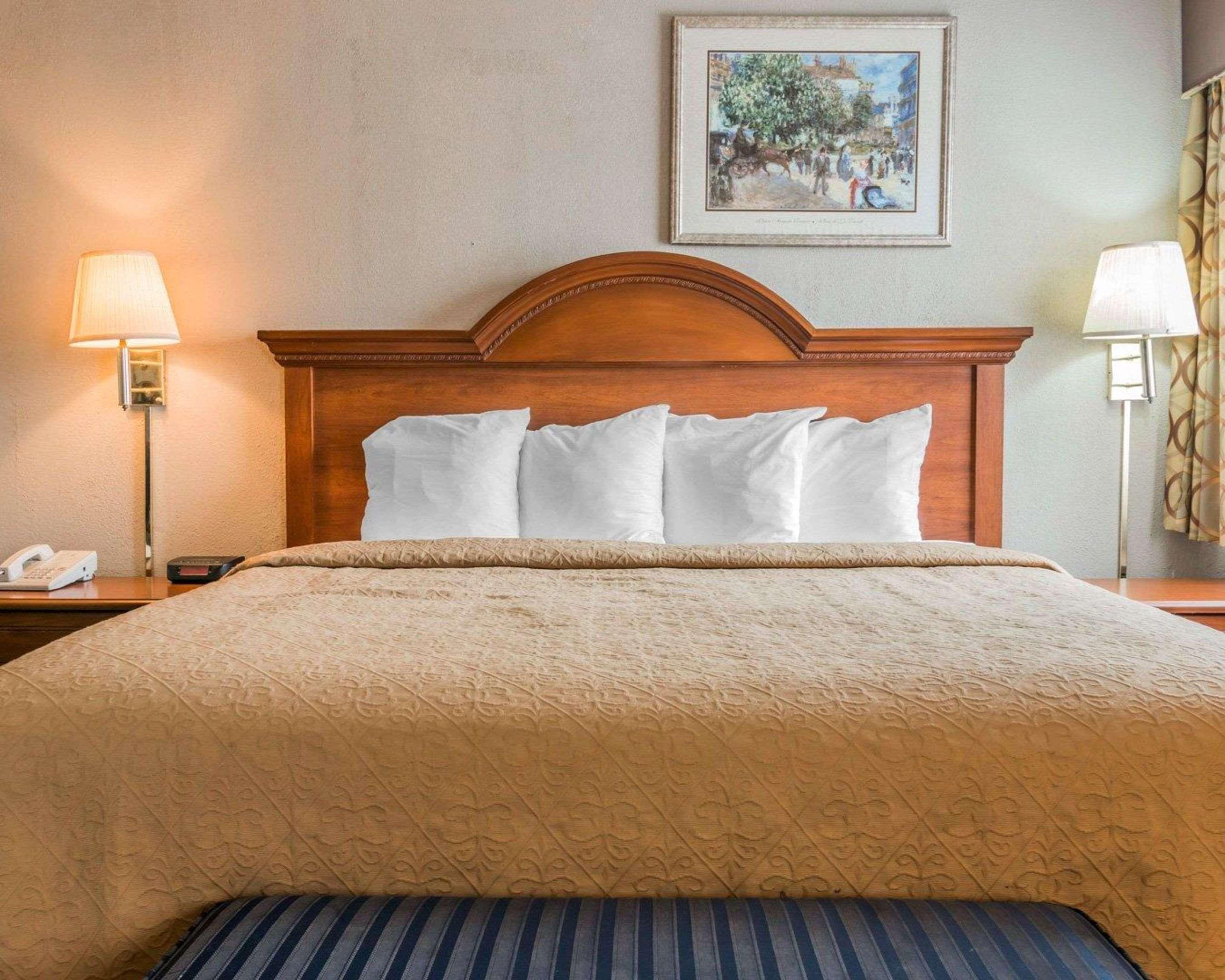 Quality Inn Grand Rapids North Walker Buitenkant foto